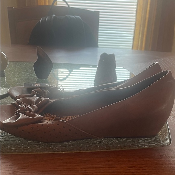 American Eagle Outfitters Green and Brown Bow Flats/two for one deal - Picture 10 of 16